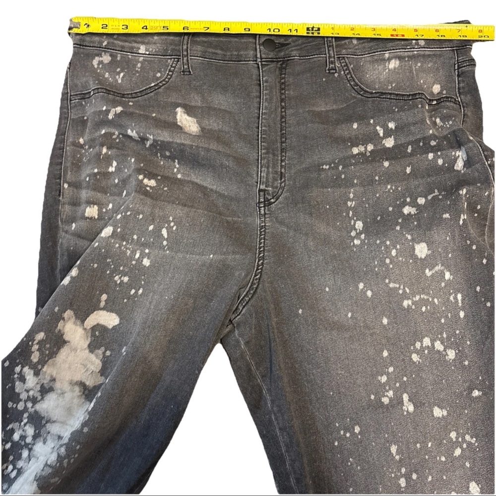 Fashion Nova Women’s Curve On The Spot Paint Splatter Gray Skinny Jeans Size 20W - Picture 9 of 15